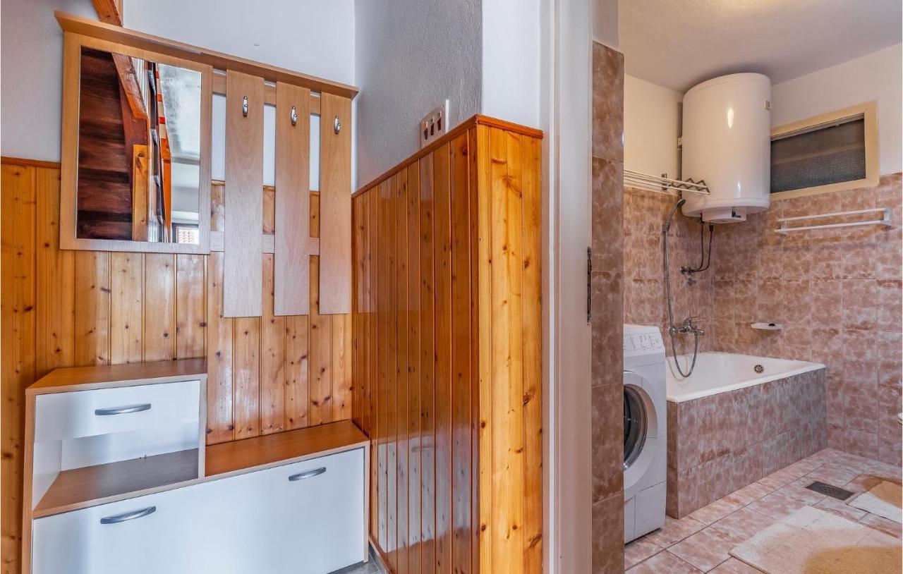 Nice Home In Medulin With Kitchen Exterior foto